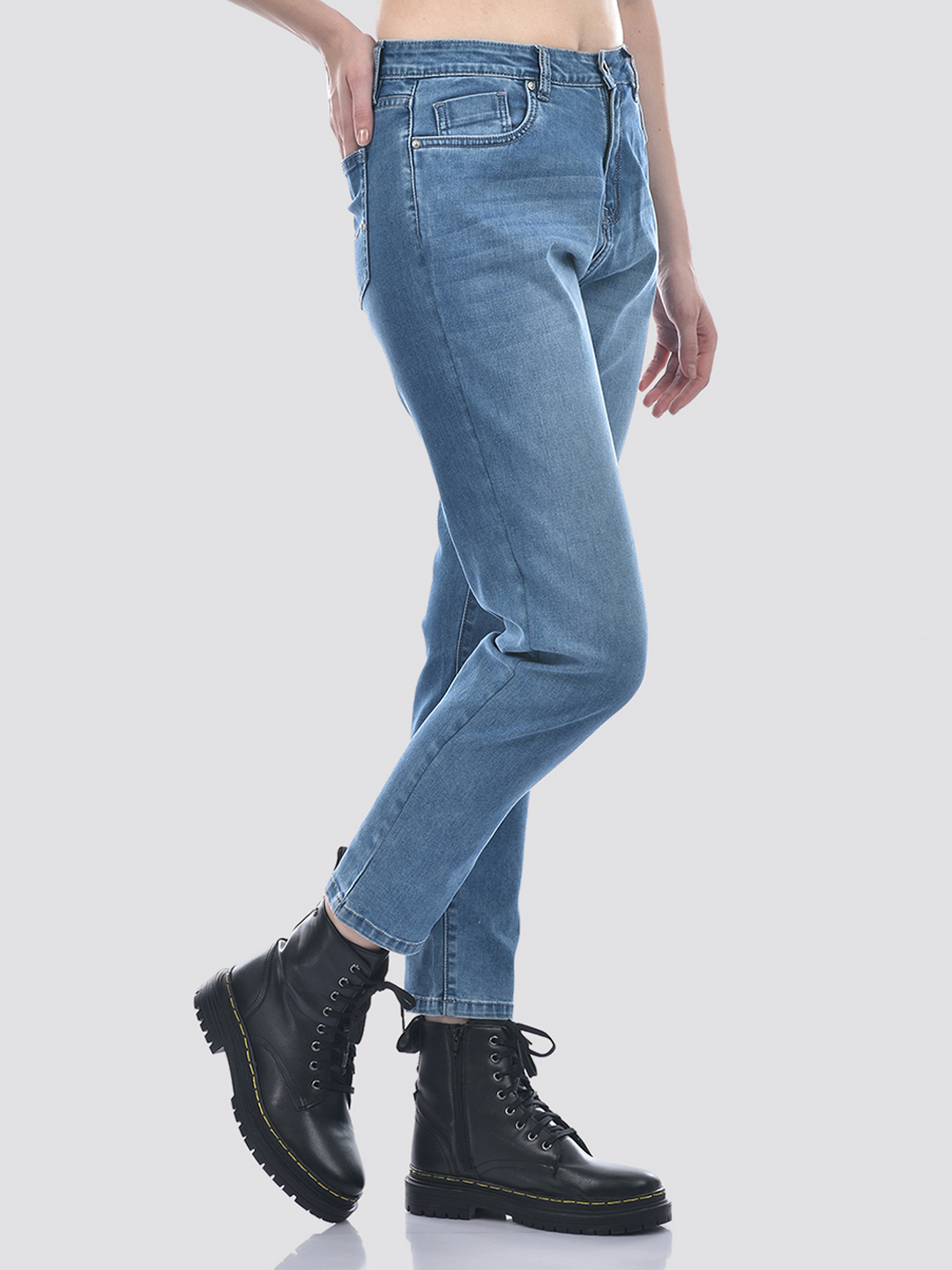 Numero Uno Women Blue Tapered Fit Sustainable Jeans